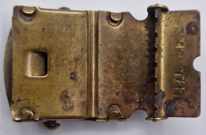 אבזם הו'צ'קיס גב